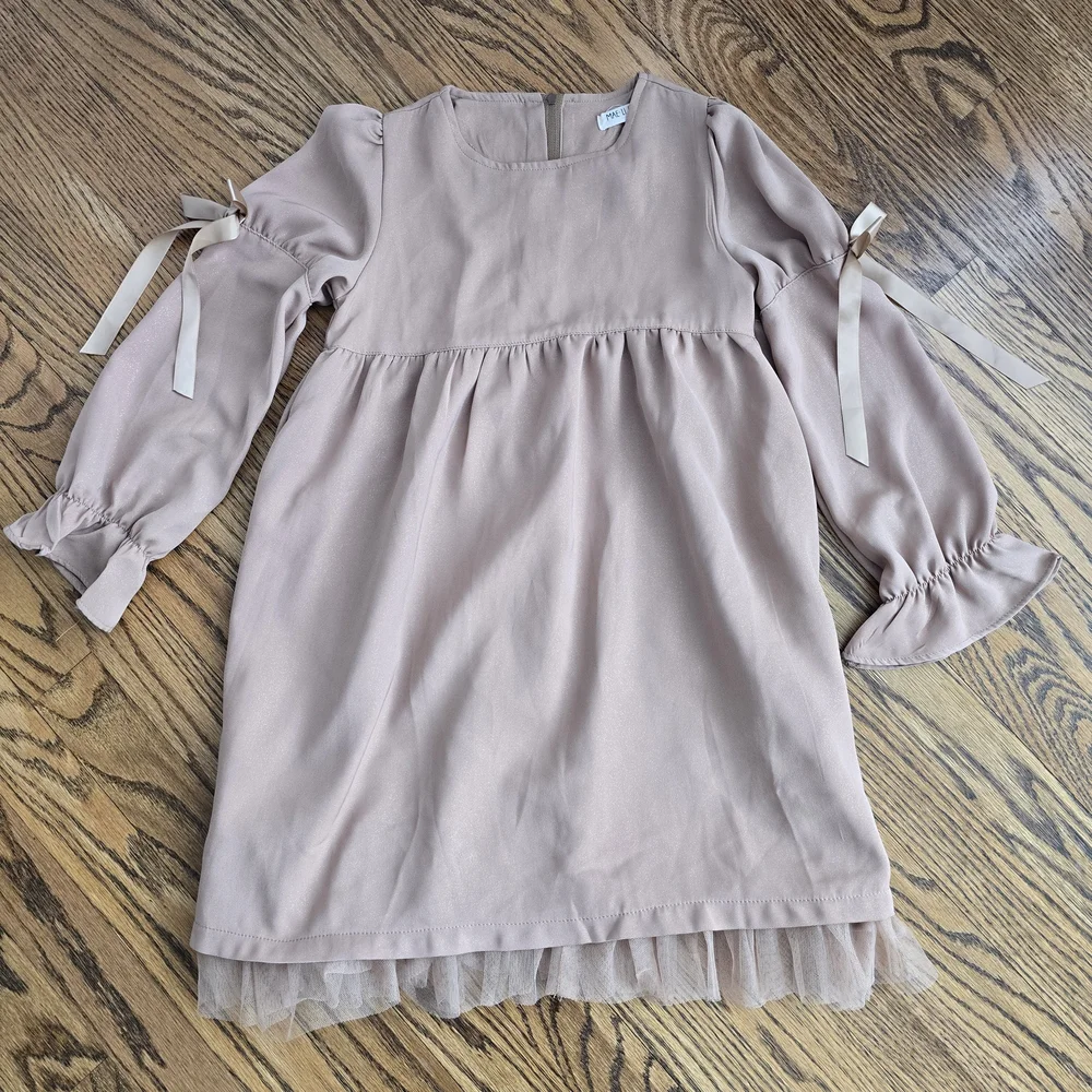 Charming Kids Dress with Bow Accents